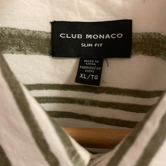 Club Monaco short sleeve Button Down - Size XL - Picture 3 of 3